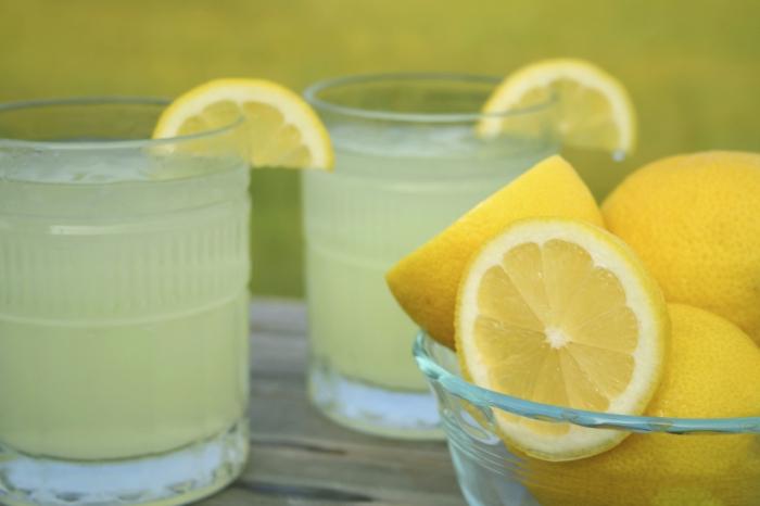 como hacer limonada en casa