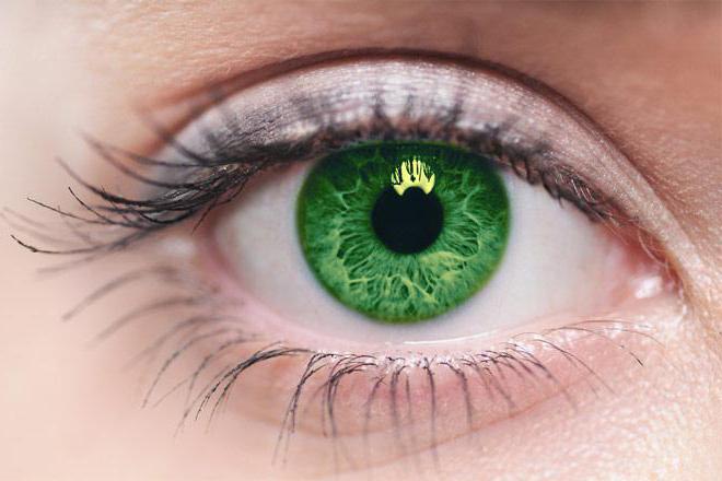Cómo recoger lentes de colores para ojos verdes.